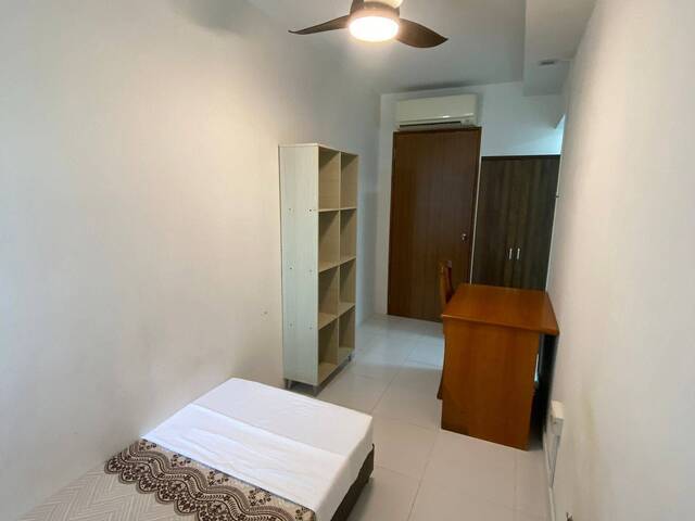 Room for rent / Outram, Tangjong Pagar, Chinatown MRT / Common room / 1-2 pax stay / Available April