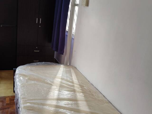 Female share room