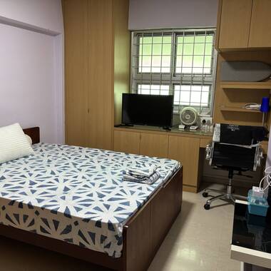 Common room for rental ( males preferred )
