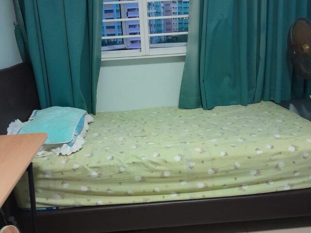 Bright & Cozy Common Room for Rent @ Yishun – Walk to Amenities | $850/month