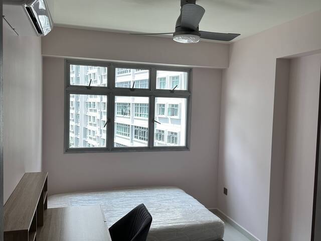 Common room at 183d Boon Lay Avenue for rent! Aircon wifi!