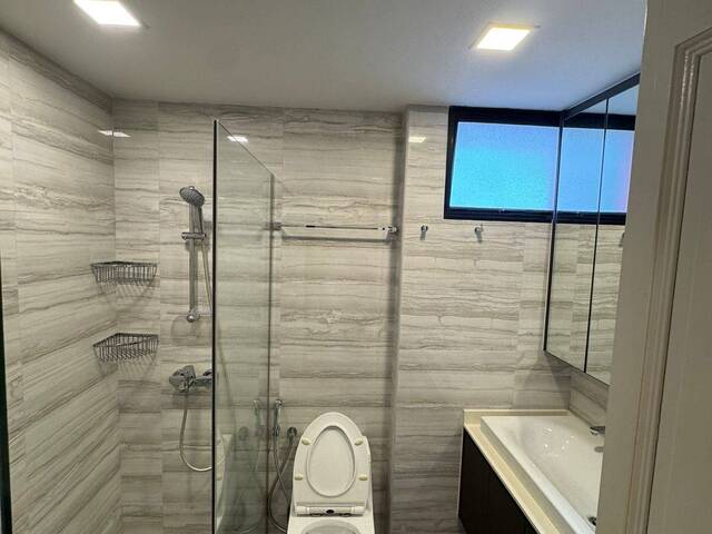 Room for rent / Toa Payoh, Novena / Common room / 2 pax stay / Available August 1