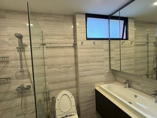 Room for rent / Toa Payoh, Novena / Common room / 2 pax stay / Available August 1
