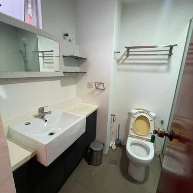 Room for rent / DHOBY GAUT / SOMERSET / Common room / 1-2pax stay / Available September 2
