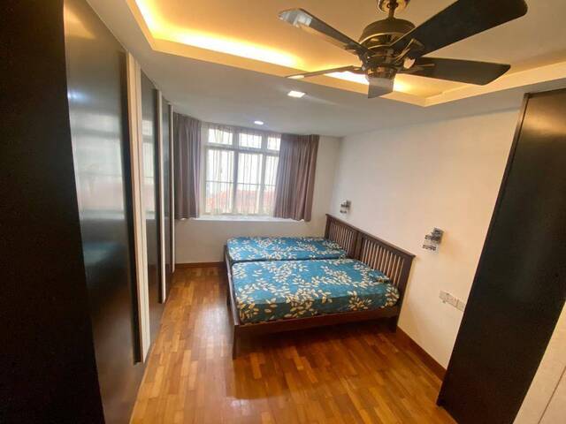 Room for rent / DHOBY GAUT / SOMERSET / Common room / 1-2pax stay / Available September 2