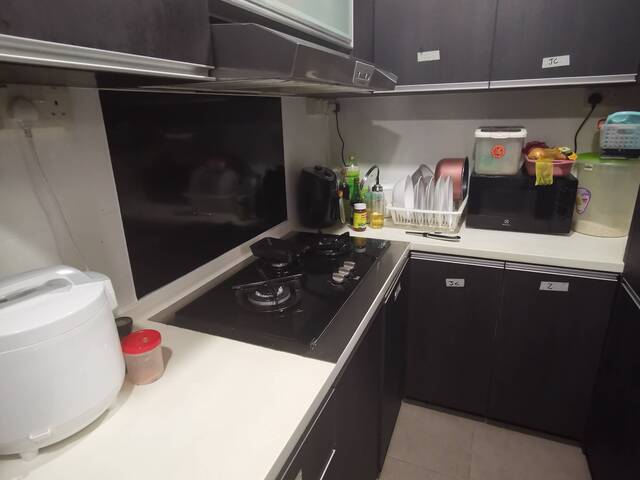 Room for rent / DHOBY GAUT / SOMERSET / Common room / 1-2pax stay / Available September 2