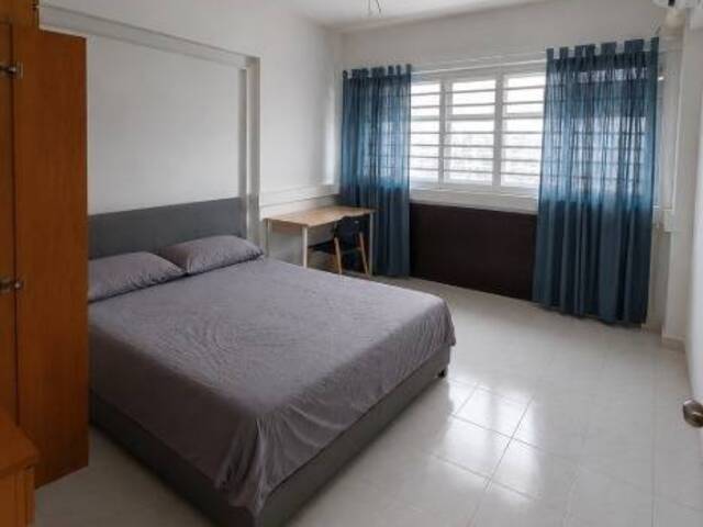 Spacious room near Eunos MRT