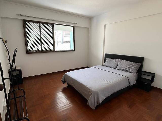 Spacious Common Room (180sqft)