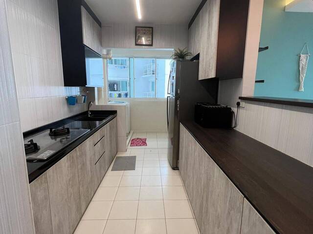 Spacious Master Bedroom near Bukit Batok MRT for NUS Students