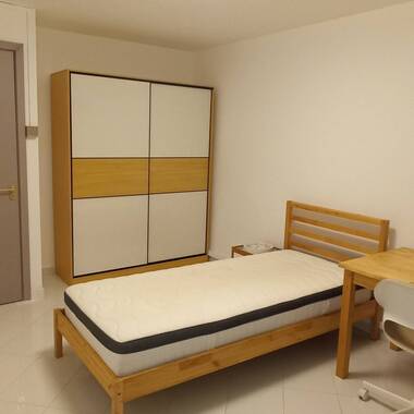 Ensuite female vacant