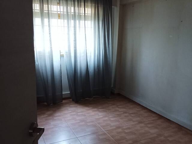 Common room at 429 woodlands street 41 for rent! Wifi available!