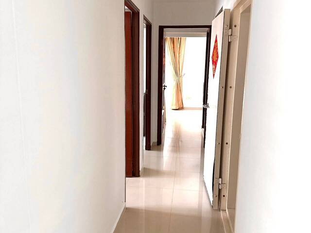 4R Flat For Rent at 48 Strathmore Avenue. Near Queenstown MRT! Nego.