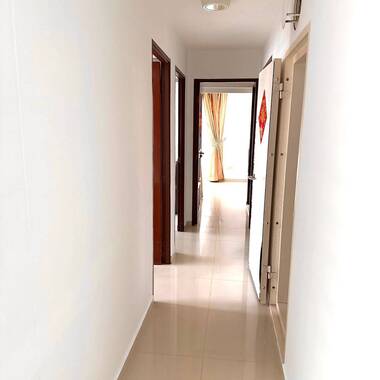 4R Flat For Rent at 48 Strathmore Avenue. Near Queenstown MRT! Nego.
