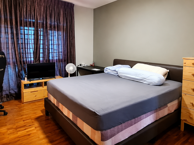 MASTER BEDROOM WITH ENSUITE BATHROOM @ SIMS RESIDENCES | ABOUT 1 MINUTE WALK TO PAYA LEBAR MRT