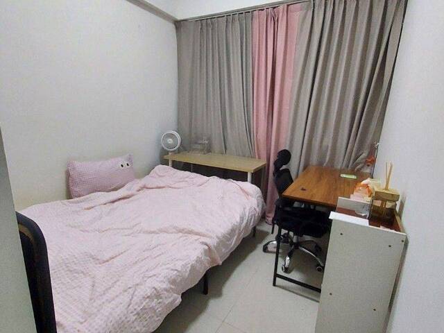 Master Room for rent at 8 Farrer Suites. No Owner! (FEMALE ONLY)