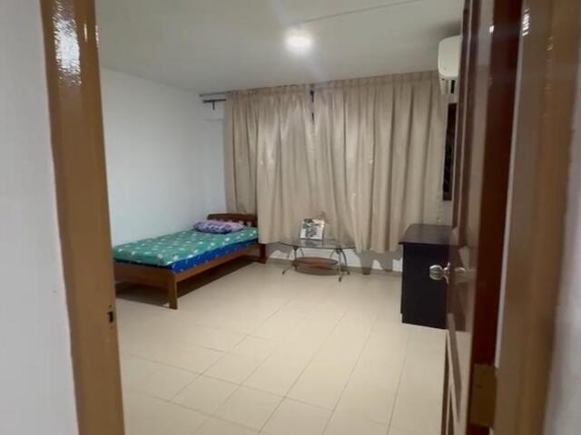 SHARE ROOM @ 315 Bt Batok - $500 for 1 lady (aircon + wifi)
