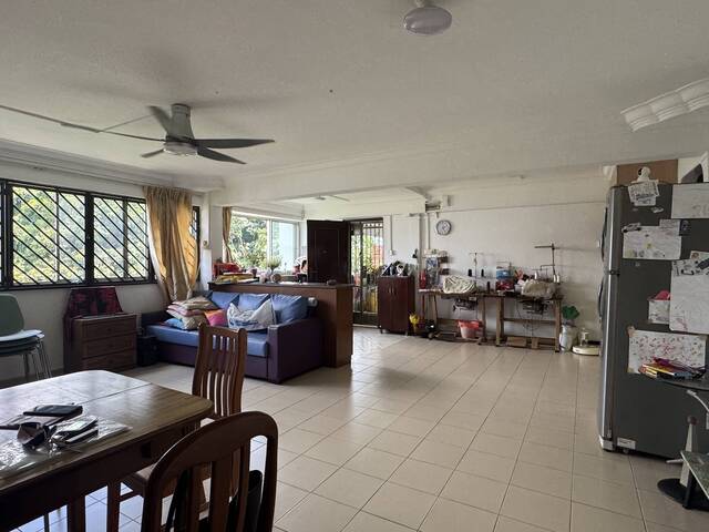 SHARE ROOM @ 315 Bt Batok - $500 for 1 lady (aircon + wifi)