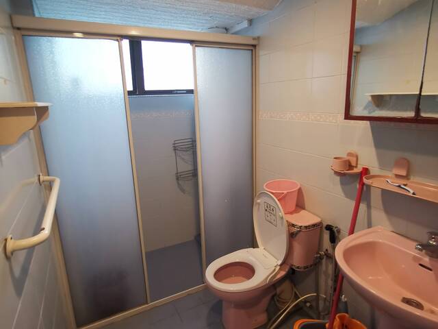 10B Braddell Hill/#18-08, Singapore 5797... pax/Available 17 June