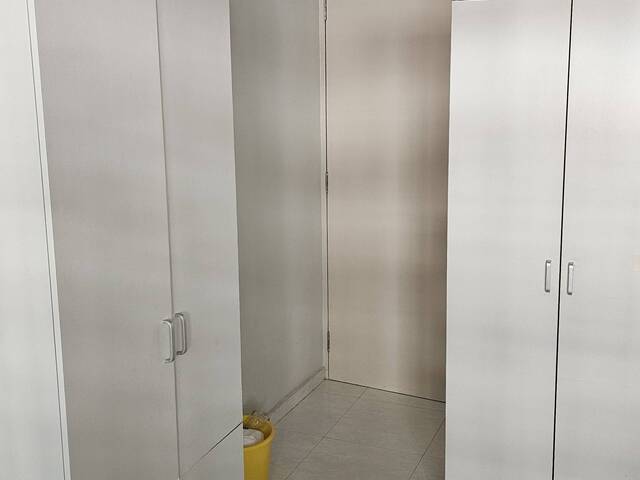 females to room share Pioneer mrt