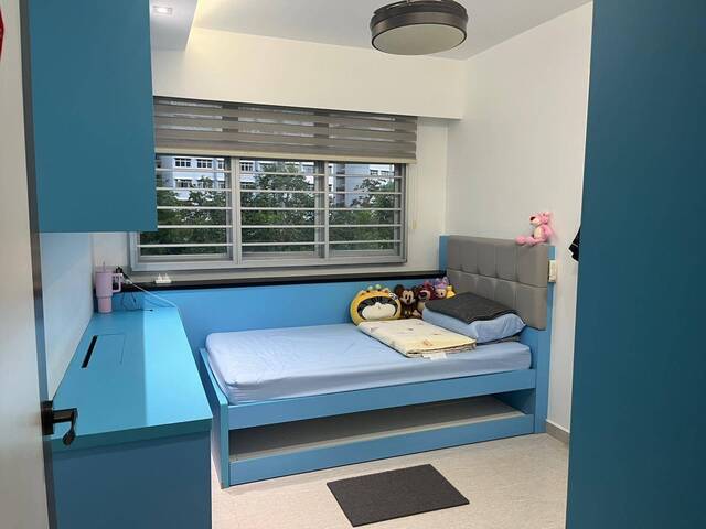 Yishun mrt nearby common room for rent