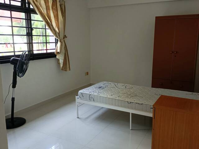 Yew Tee Common Room for Rent