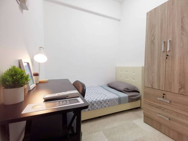 Room for Rent – The Regalia (Blk 2 #19-02, Economic Room 1)