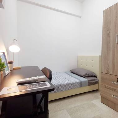 Room for Rent – The Regalia (Blk 2 #19-02, Economic Room 1)