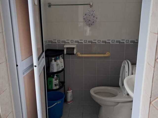 1 female roommate- 506 Ang Mo Kio Ave 8