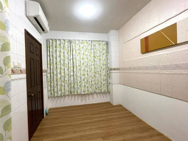 Cosy bedroom, close to MRT