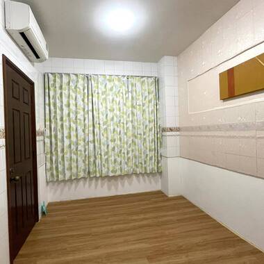 Cosy bedroom, close to MRT