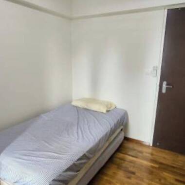 Common room at 1G cantonment road for rent! Aircon wifi!