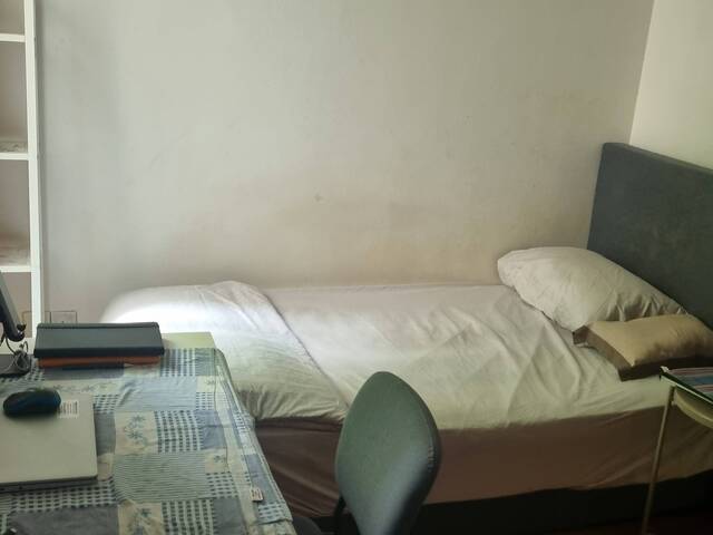 Single Room for Rent 5/8/26, I'm a tenant moving out hence need to transfer lease.