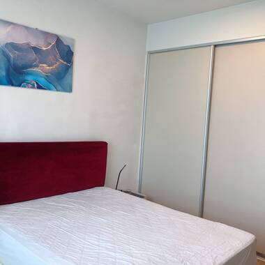 FIVE STAR -HUGE (700 sq ft) AND GORGEOUS WHOLE CONDO UNIT FOR RENT