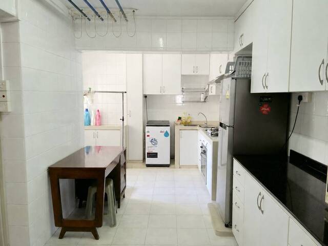 Spacious Bedroom, Quiet, Near City, MRT, Amenities