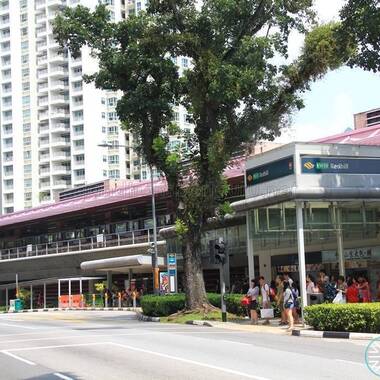 City Budget Rental Redhill MRT , Share Common Room with AC for Working Female