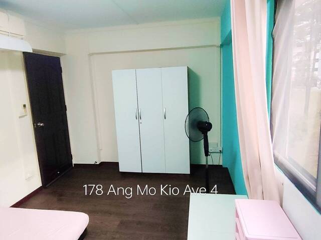 🌈💐 Cosy common room @ Mayflower. Near transport & amenities. No agent. Privacy, hygiene.