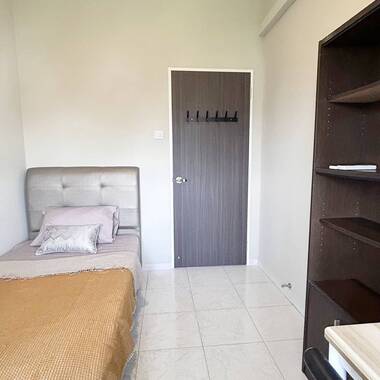 Cozy common room for rent