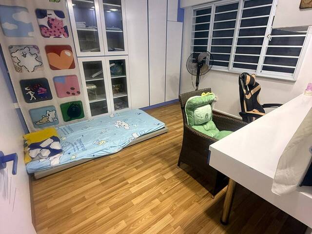 Common Room along with own toilet for Rent in Bukit Panjang