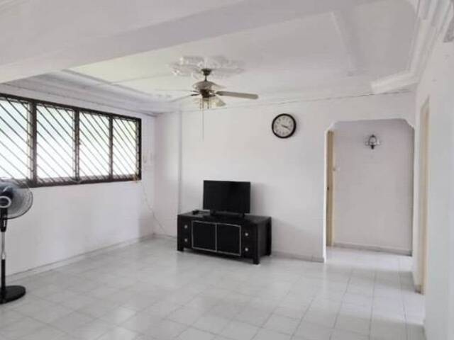 4-Room Flat @ Fajar Road BLK 436! NO AGENT FEE!