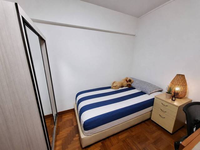 Clementi single room (close to unis/international/local schools, students and professionals welcome)