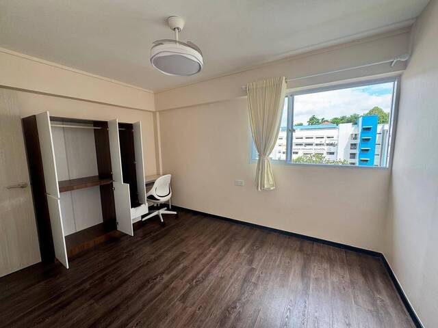 Spacious Common Room for Rent – 127 sqft (11.8 sqm)