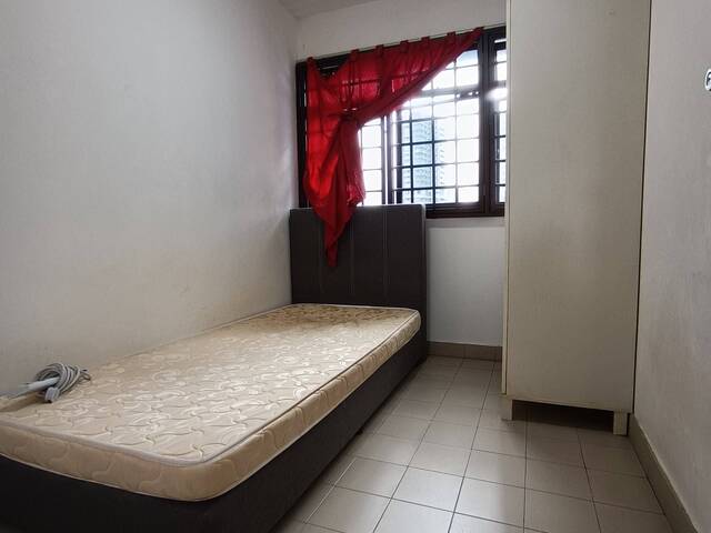 Common Room for Rent Immediate