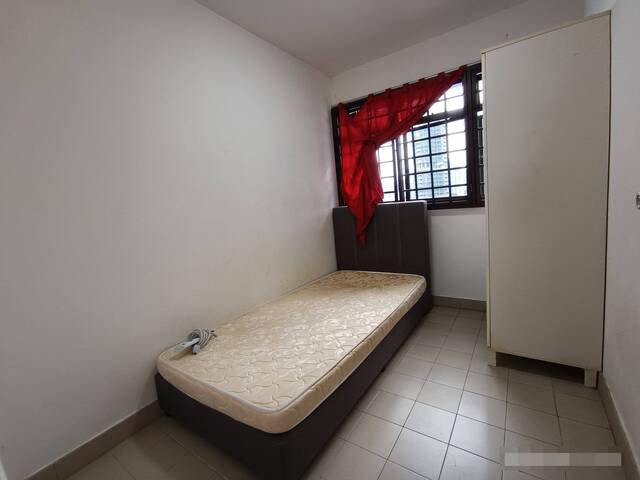 Common Room for Rent Immediate
