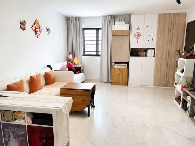 Clementi single room (close to unis/international/local schools, students and professionals welcome)