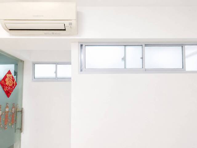 Clementi single room (close to unis/international/local schools, students and professionals welcome)
