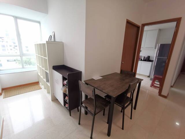 Scenic Heights/Common room/1-2 pax/Available Immediate