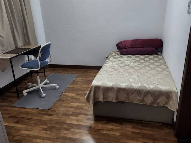 Junior Master room w attached bathroom, short term till Nov ok, Nr Mrt & Vivo