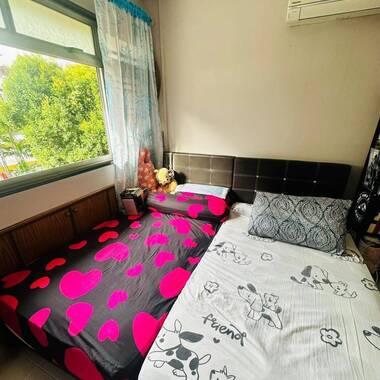 Redhill MRT -Nice Share Aircon Common Room for Female Rental , Available 20 July 2026