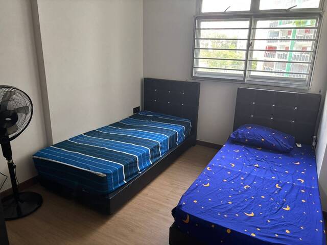 Common room at 382c yishun street 31 for rent! Aircon wifi!