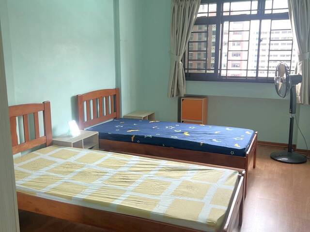 Common room for rent at blk 981 Buangkok Crescent.
